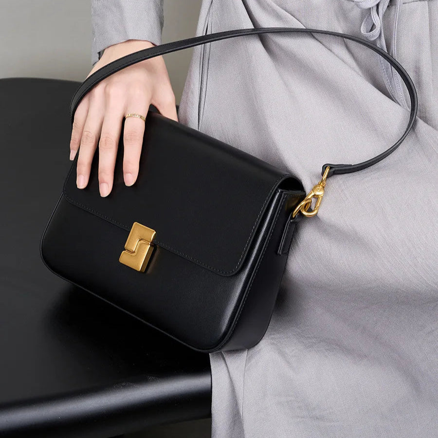 Sydney Box Style Leather Shoulder Bag. Black
